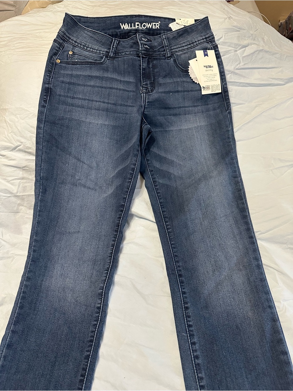 Wallflower Women’s Indigo Skinny Jeans